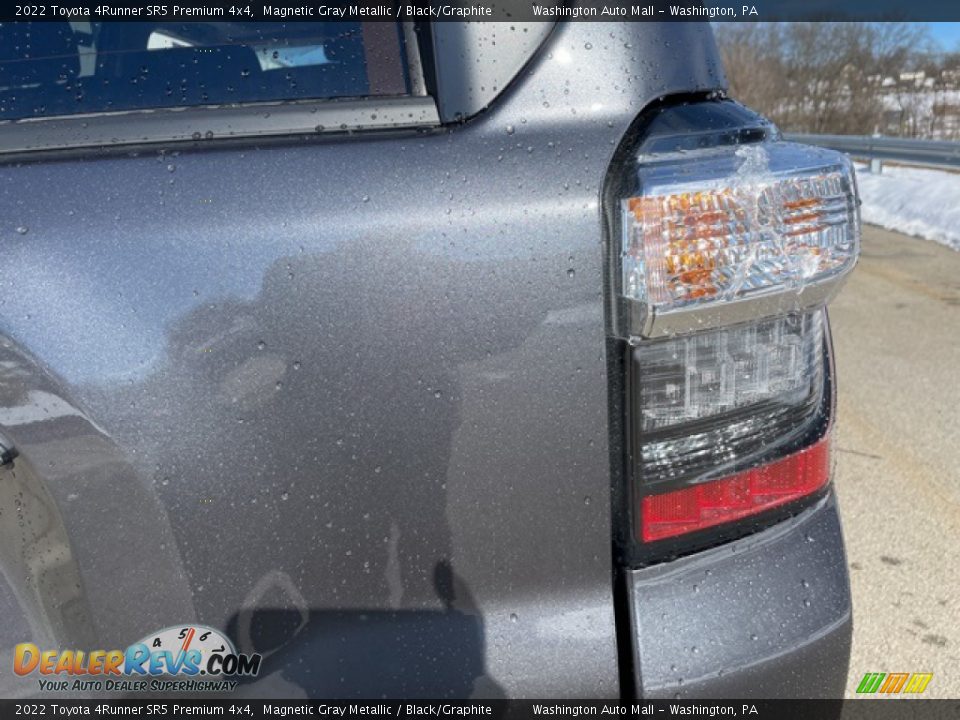 2022 Toyota 4Runner SR5 Premium 4x4 Magnetic Gray Metallic / Black/Graphite Photo #28