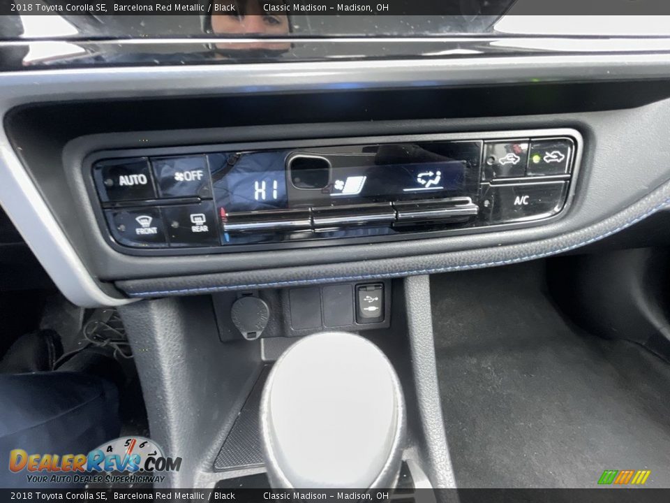 2018 Toyota Corolla SE Barcelona Red Metallic / Black Photo #14