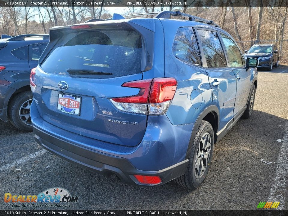 2019 Subaru Forester 2.5i Premium Horizon Blue Pearl / Gray Photo #4