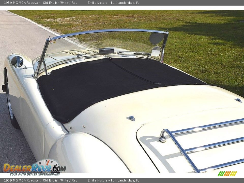 1959 MG MGA Roadster Old English White / Red Photo #38