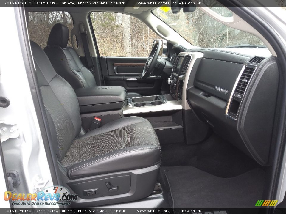 Front Seat of 2016 Ram 1500 Laramie Crew Cab 4x4 Photo #20