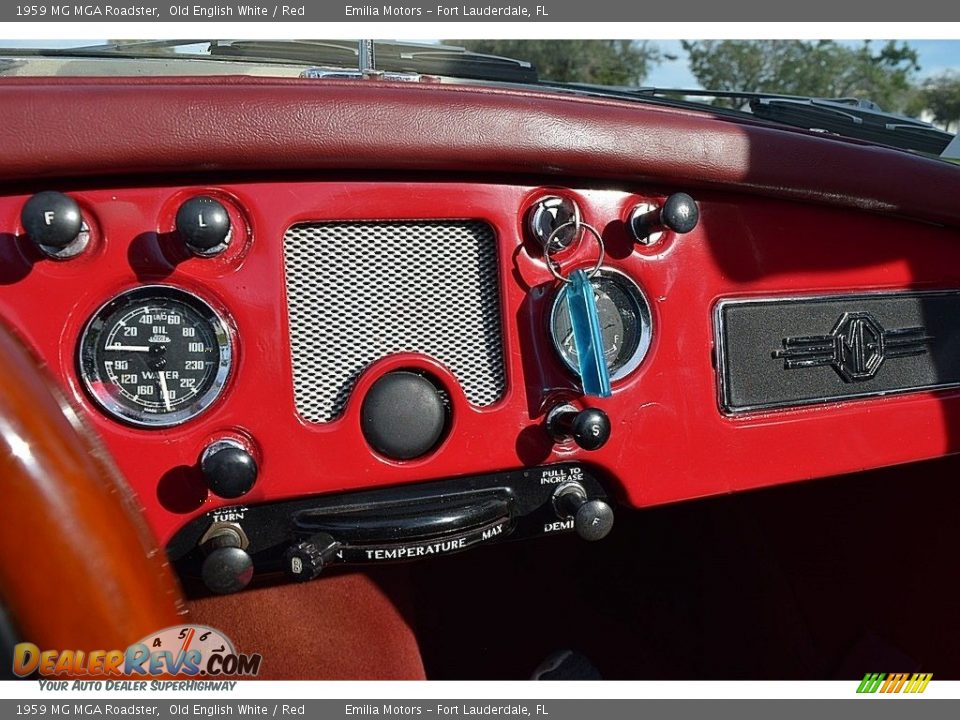 Controls of 1959 MG MGA Roadster Photo #42
