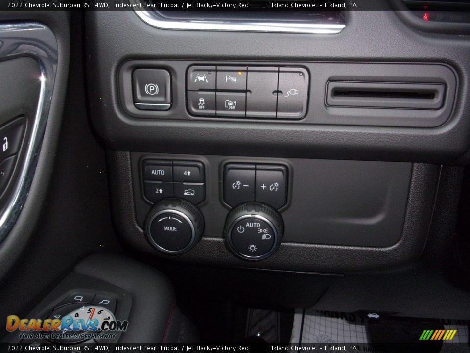 Controls of 2022 Chevrolet Suburban RST 4WD Photo #33