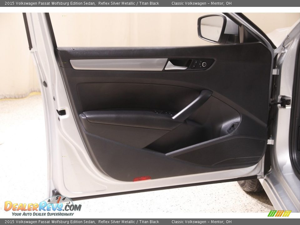 2015 Volkswagen Passat Wolfsburg Edition Sedan Reflex Silver Metallic / Titan Black Photo #4
