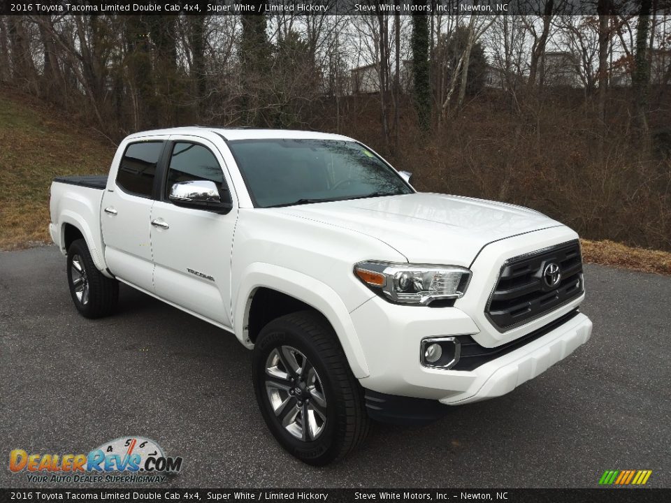 Front 3/4 View of 2016 Toyota Tacoma Limited Double Cab 4x4 Photo #4