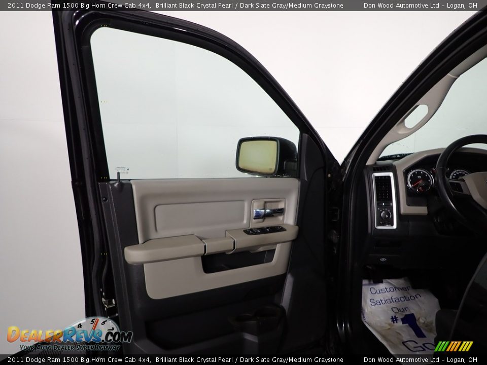 2011 Dodge Ram 1500 Big Horn Crew Cab 4x4 Brilliant Black Crystal Pearl / Dark Slate Gray/Medium Graystone Photo #9