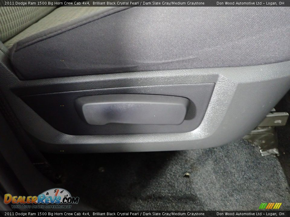 2011 Dodge Ram 1500 Big Horn Crew Cab 4x4 Brilliant Black Crystal Pearl / Dark Slate Gray/Medium Graystone Photo #26