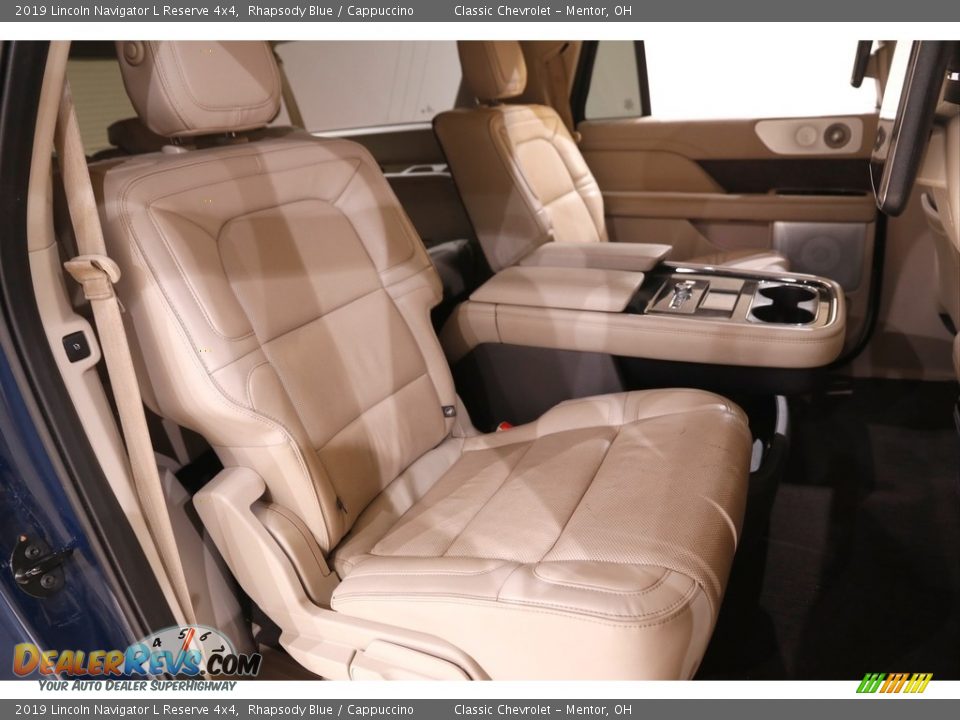 Rear Seat of 2019 Lincoln Navigator L Reserve 4x4 Photo #20