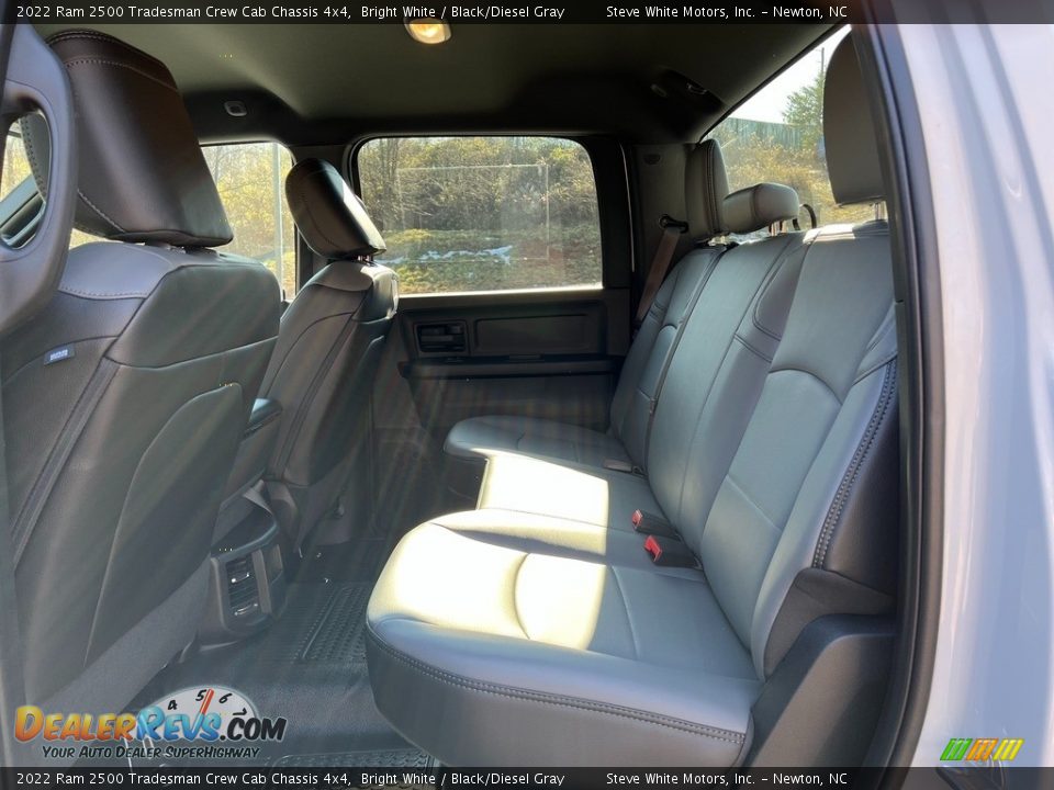 2022 Ram 2500 Tradesman Crew Cab Chassis 4x4 Bright White / Black/Diesel Gray Photo #15