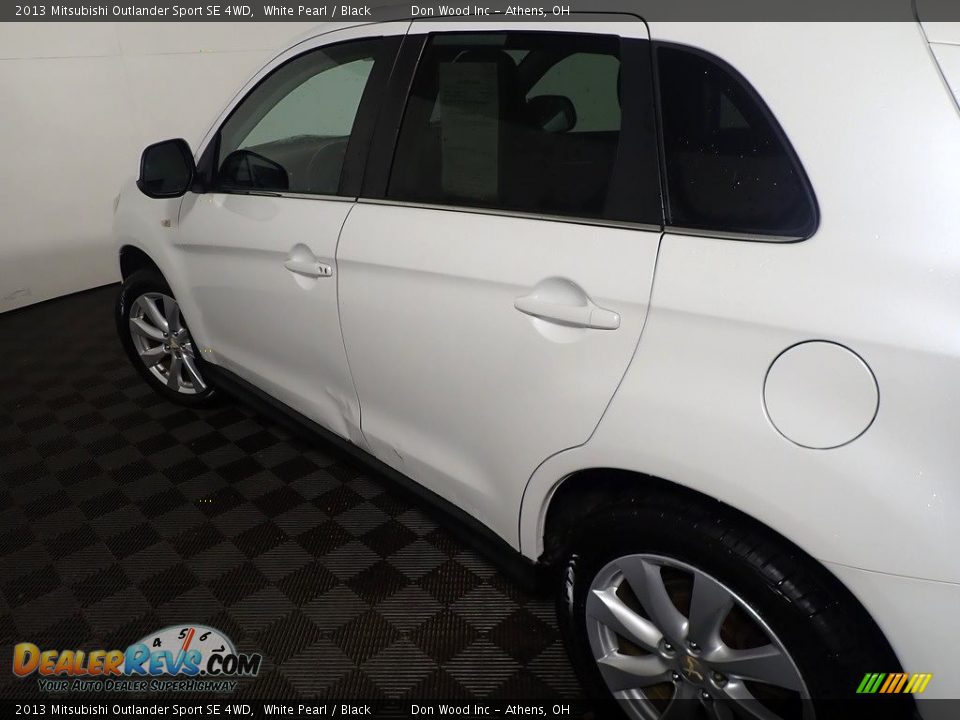 2013 Mitsubishi Outlander Sport SE 4WD White Pearl / Black Photo #18