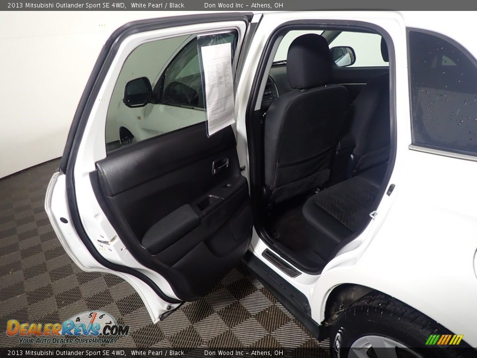 2013 Mitsubishi Outlander Sport SE 4WD White Pearl / Black Photo #33