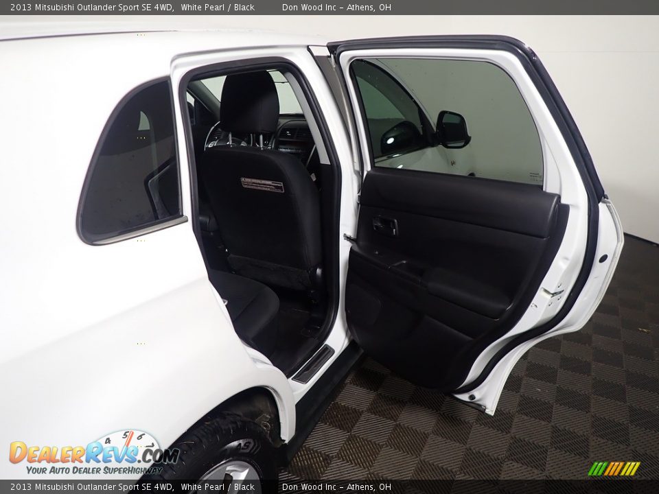 2013 Mitsubishi Outlander Sport SE 4WD White Pearl / Black Photo #35