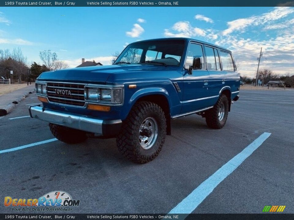 Front 3/4 View of 1989 Toyota Land Cruiser  Photo #9