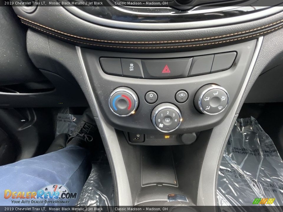 2019 Chevrolet Trax LT Mosaic Black Metallic / Jet Black Photo #14