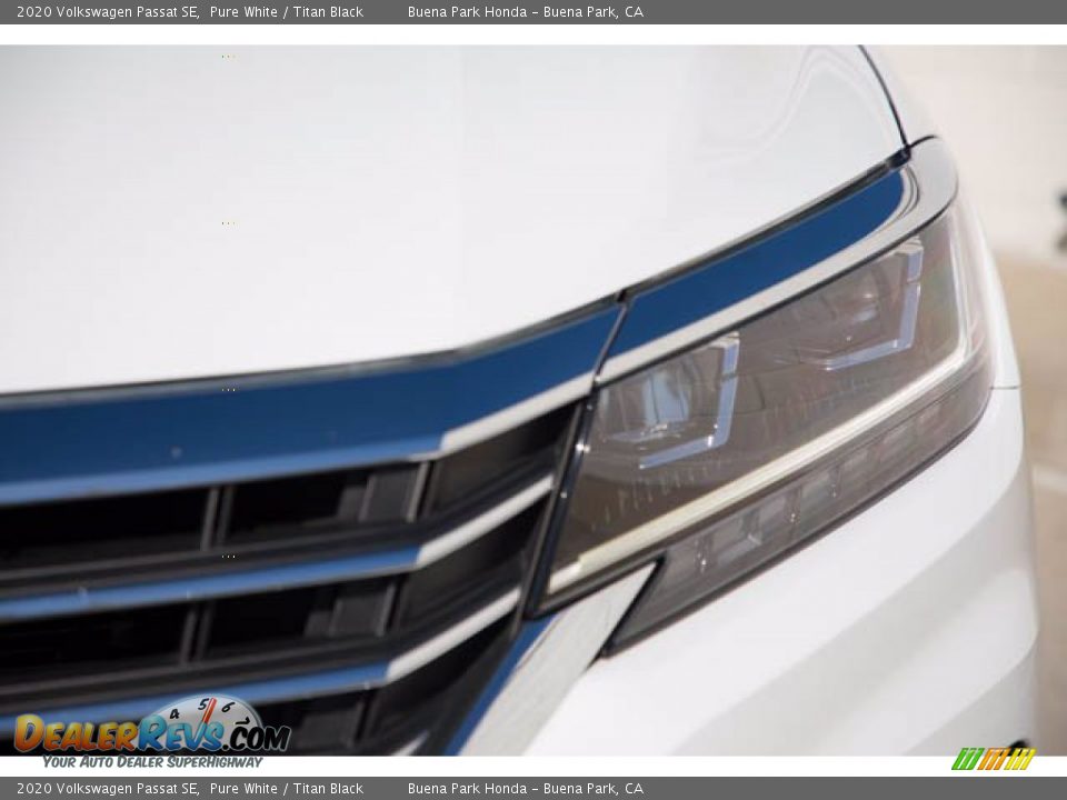 2020 Volkswagen Passat SE Pure White / Titan Black Photo #9