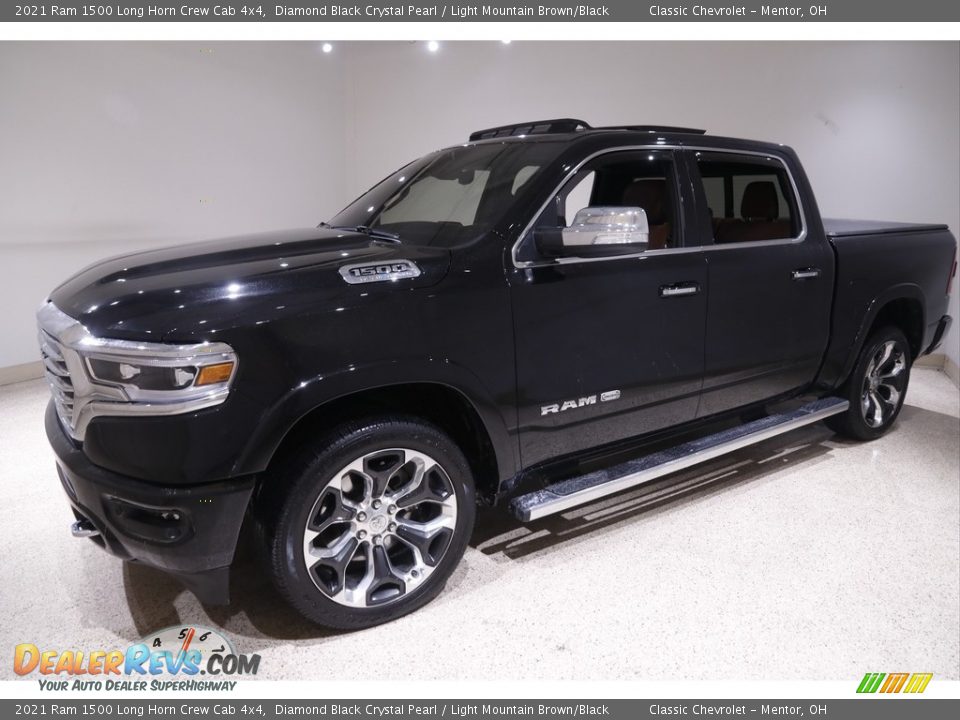 Front 3/4 View of 2021 Ram 1500 Long Horn Crew Cab 4x4 Photo #3