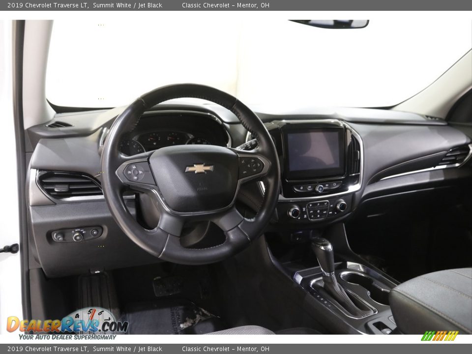 Dashboard of 2019 Chevrolet Traverse LT Photo #6