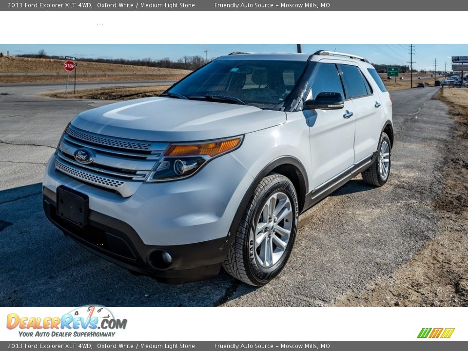 2013 Ford Explorer XLT 4WD Oxford White / Medium Light Stone Photo #8