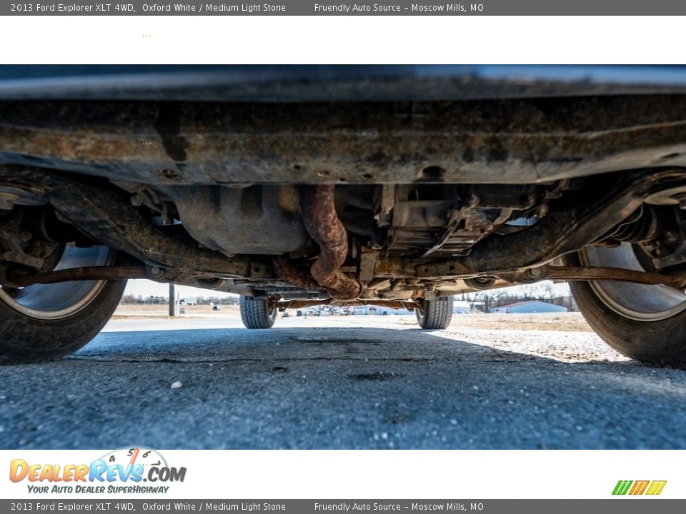 2013 Ford Explorer XLT 4WD Oxford White / Medium Light Stone Photo #10