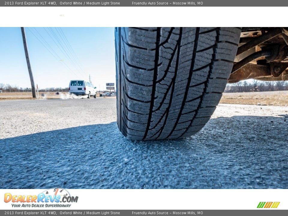 2013 Ford Explorer XLT 4WD Oxford White / Medium Light Stone Photo #12