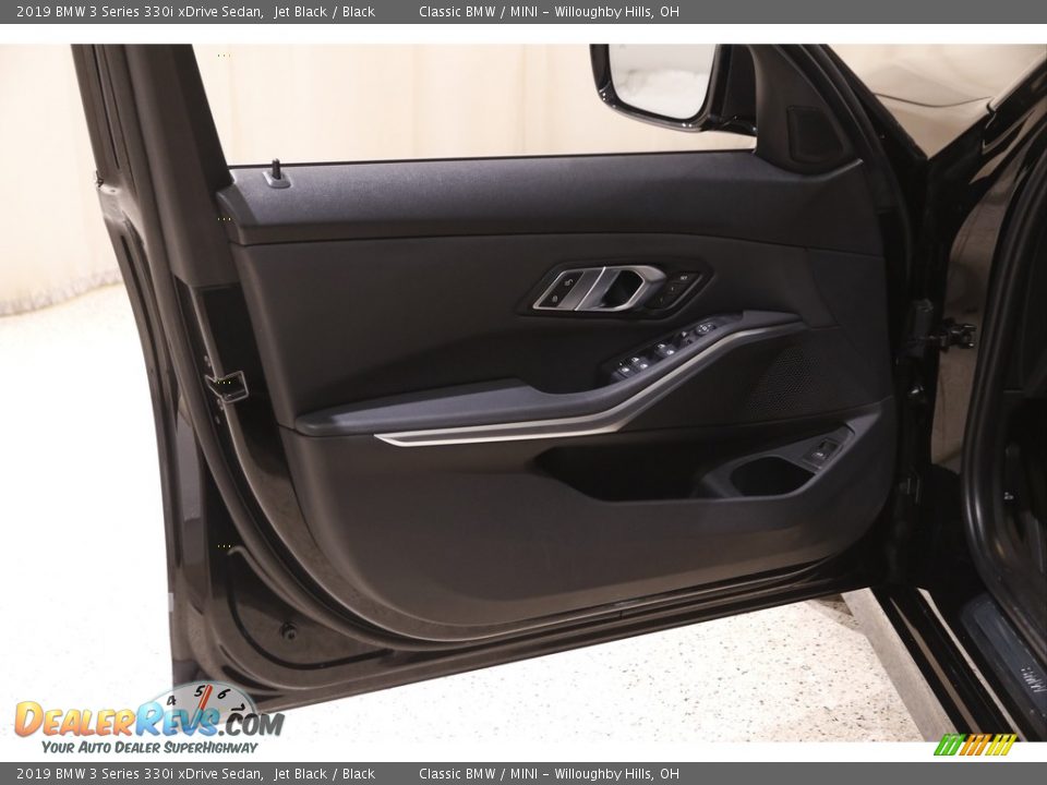 2019 BMW 3 Series 330i xDrive Sedan Jet Black / Black Photo #4