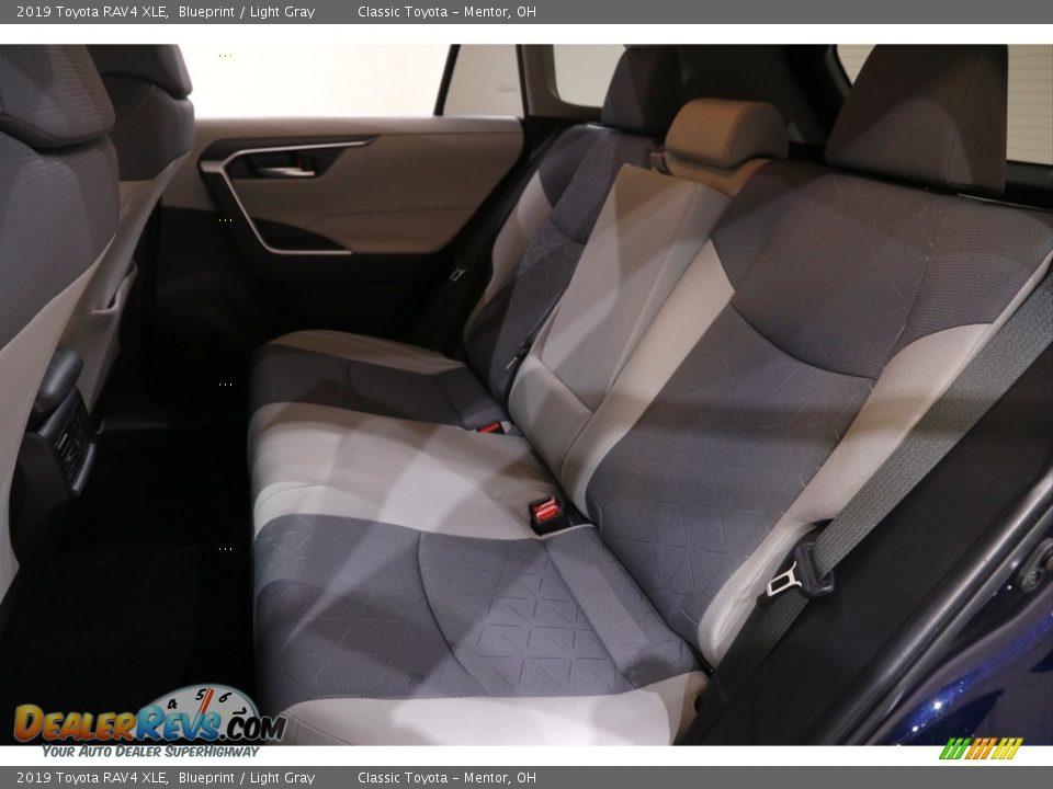 2019 Toyota RAV4 XLE Blueprint / Light Gray Photo #16