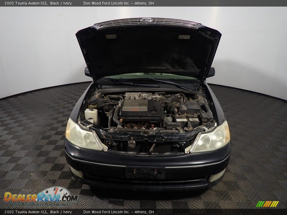 2003 Toyota Avalon XLS Black / Ivory Photo #5