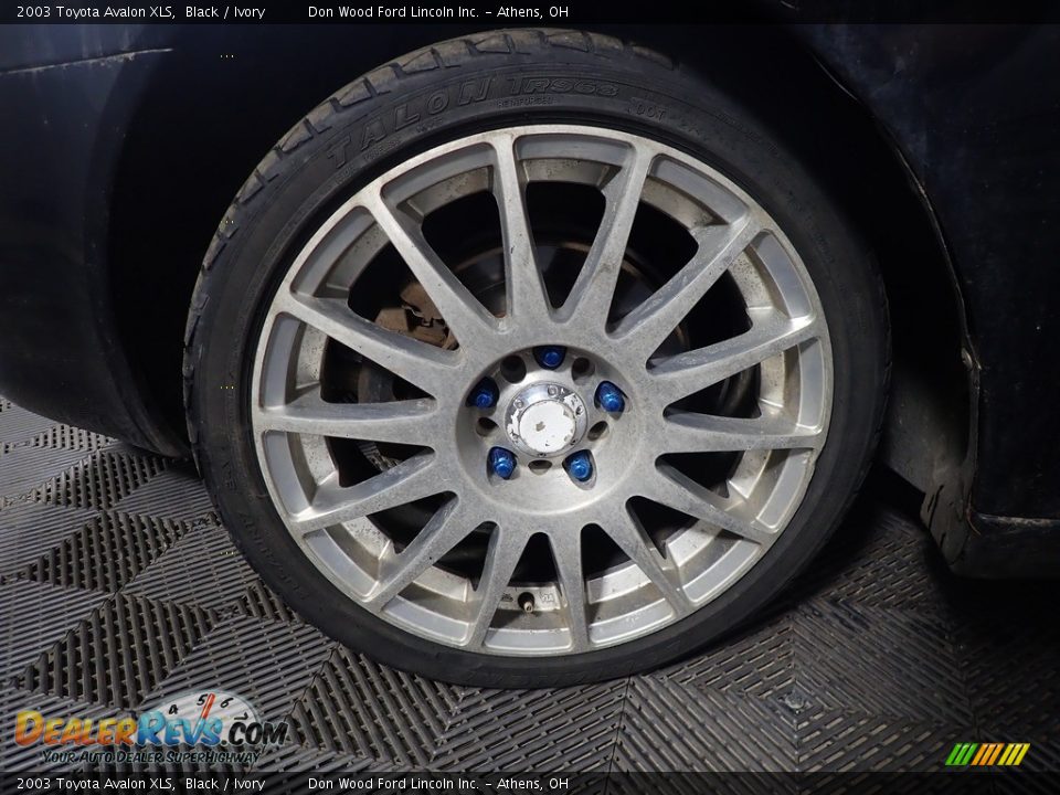 2003 Toyota Avalon XLS Black / Ivory Photo #11