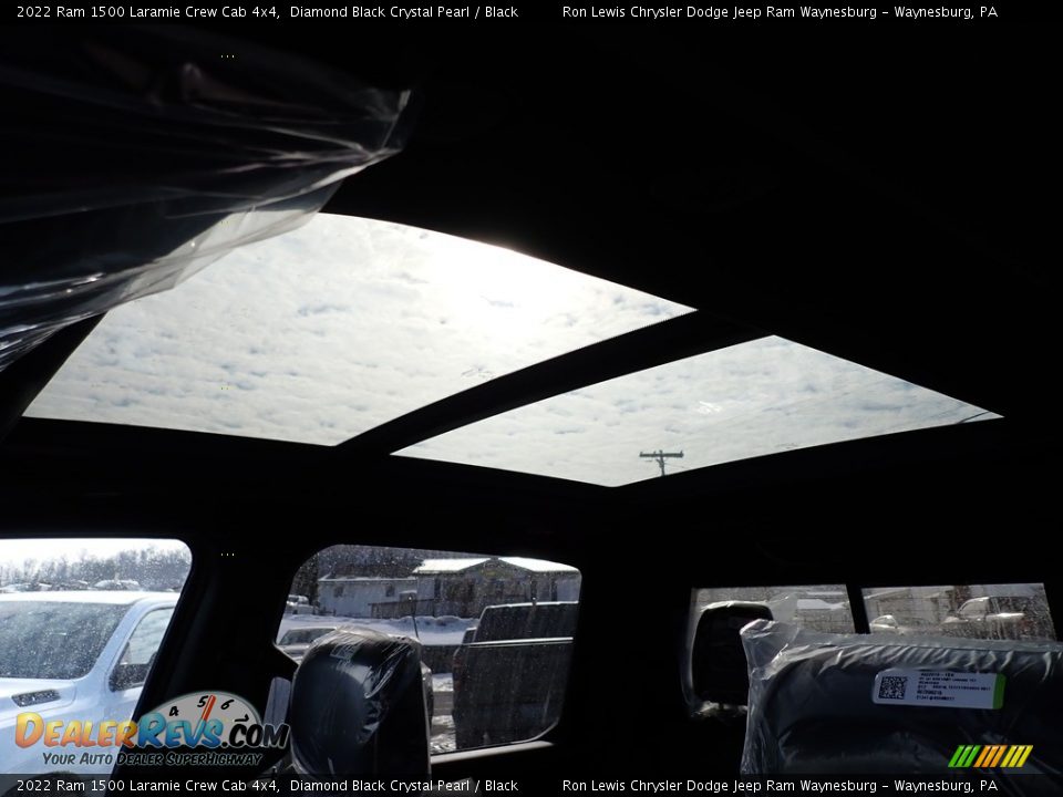 2022 Ram 1500 Laramie Crew Cab 4x4 Diamond Black Crystal Pearl / Black Photo #16