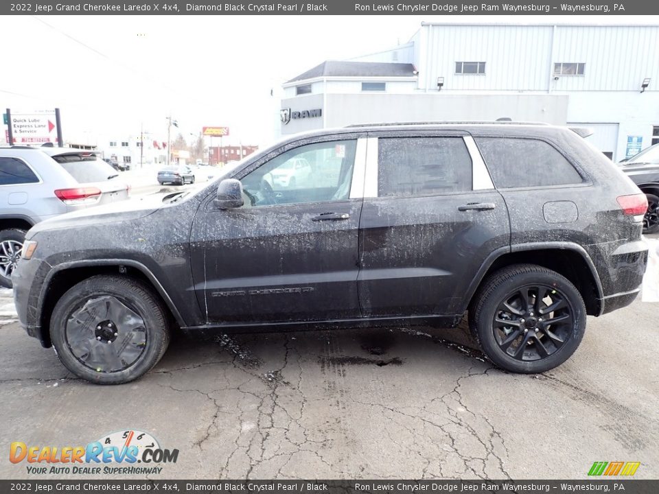 2022 Jeep Grand Cherokee Laredo X 4x4 Diamond Black Crystal Pearl / Black Photo #2