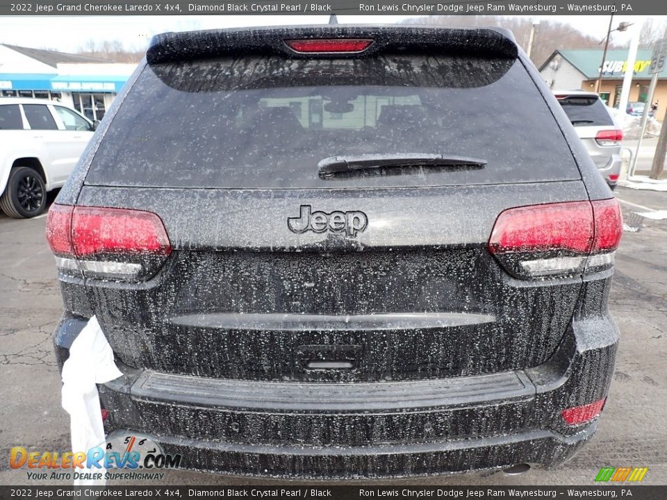 2022 Jeep Grand Cherokee Laredo X 4x4 Diamond Black Crystal Pearl / Black Photo #4