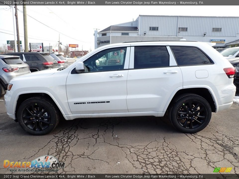 2022 Jeep Grand Cherokee Laredo X 4x4 Bright White / Black Photo #2