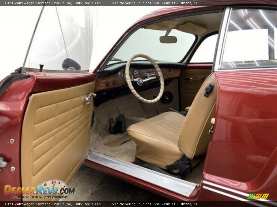Tan Interior - 1971 Volkswagen Karmann Ghia Coupe Photo #2