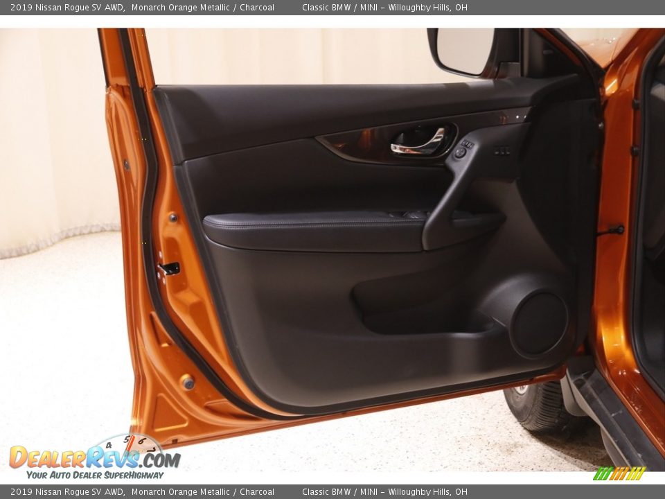 2019 Nissan Rogue SV AWD Monarch Orange Metallic / Charcoal Photo #4