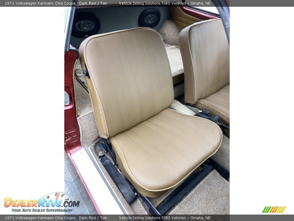 Front Seat of 1971 Volkswagen Karmann Ghia Coupe Photo #8