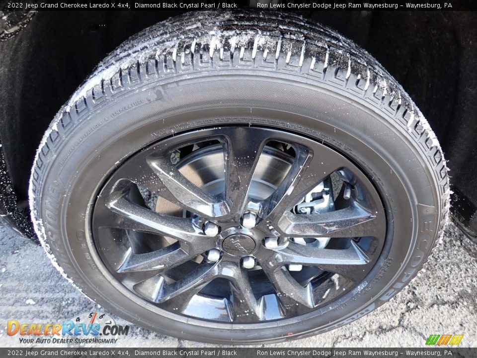 2022 Jeep Grand Cherokee Laredo X 4x4 Diamond Black Crystal Pearl / Black Photo #10