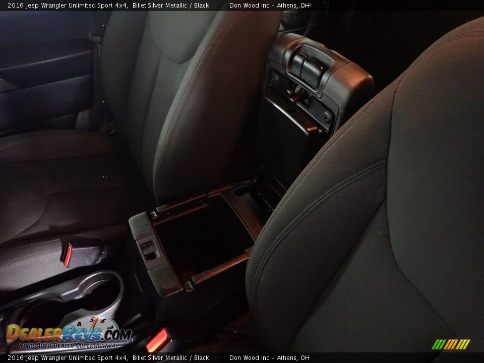 2016 Jeep Wrangler Unlimited Sport 4x4 Billet Silver Metallic / Black Photo #30