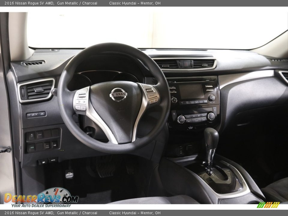 2016 Nissan Rogue SV AWD Gun Metallic / Charcoal Photo #6