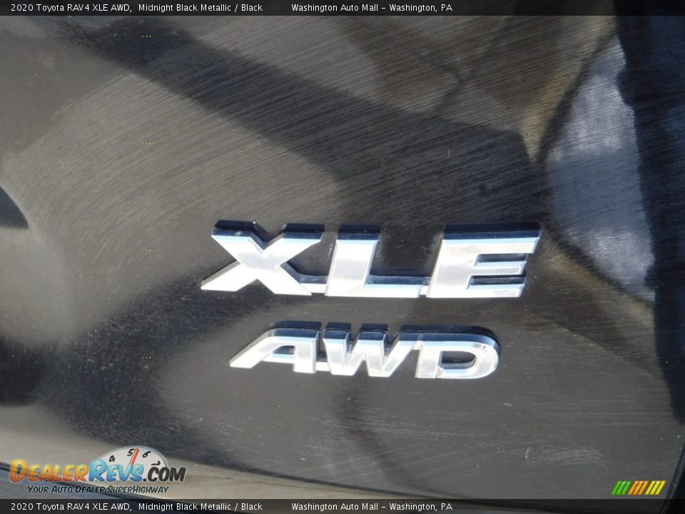 2020 Toyota RAV4 XLE AWD Midnight Black Metallic / Black Photo #16