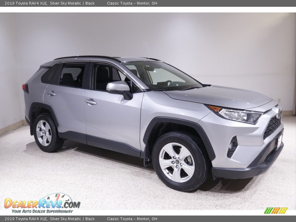 2019 Toyota RAV4 XLE Silver Sky Metallic / Black Photo #1