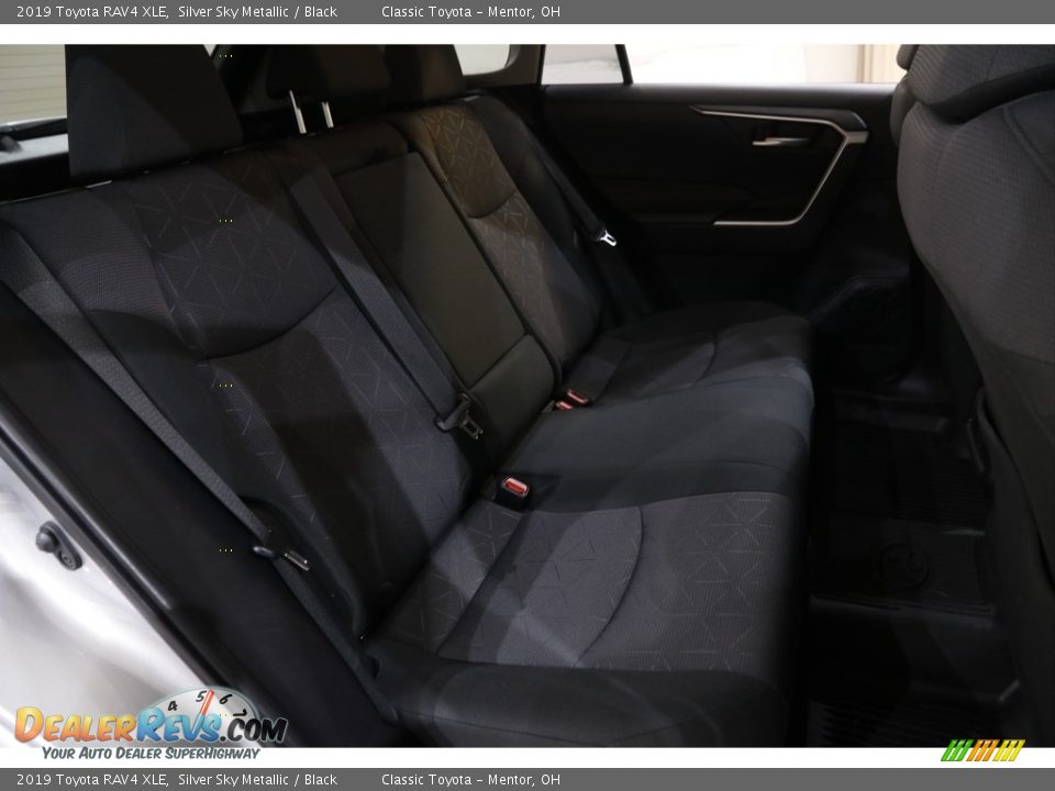 2019 Toyota RAV4 XLE Silver Sky Metallic / Black Photo #16