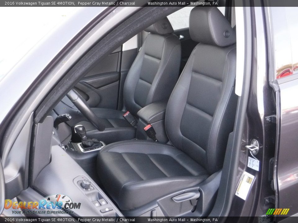 Front Seat of 2016 Volkswagen Tiguan SE 4MOTION Photo #14