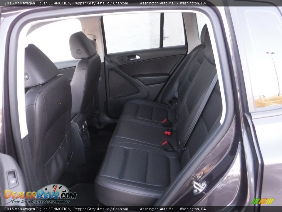 Rear Seat of 2016 Volkswagen Tiguan SE 4MOTION Photo #25