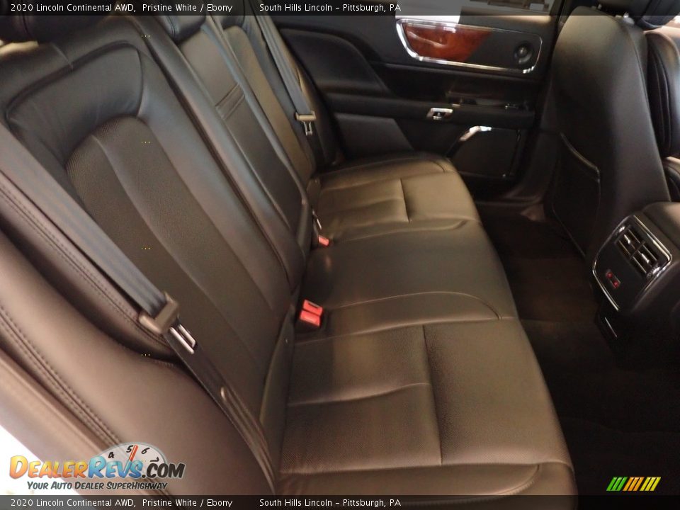 Rear Seat of 2020 Lincoln Continental AWD Photo #11