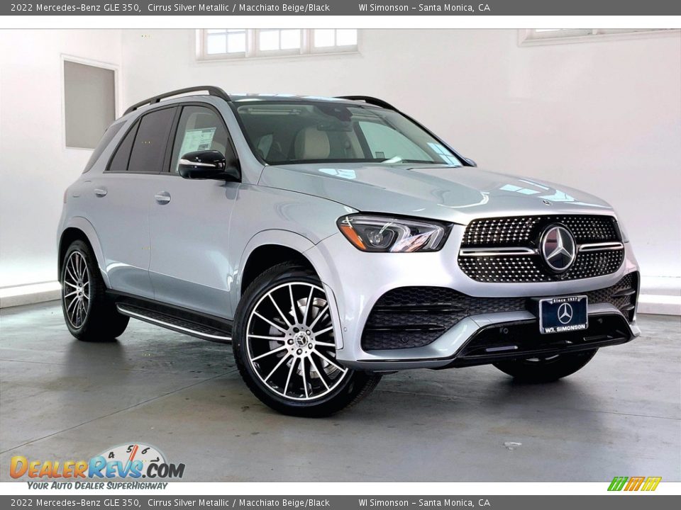 Front 3/4 View of 2022 Mercedes-Benz GLE 350 Photo #12
