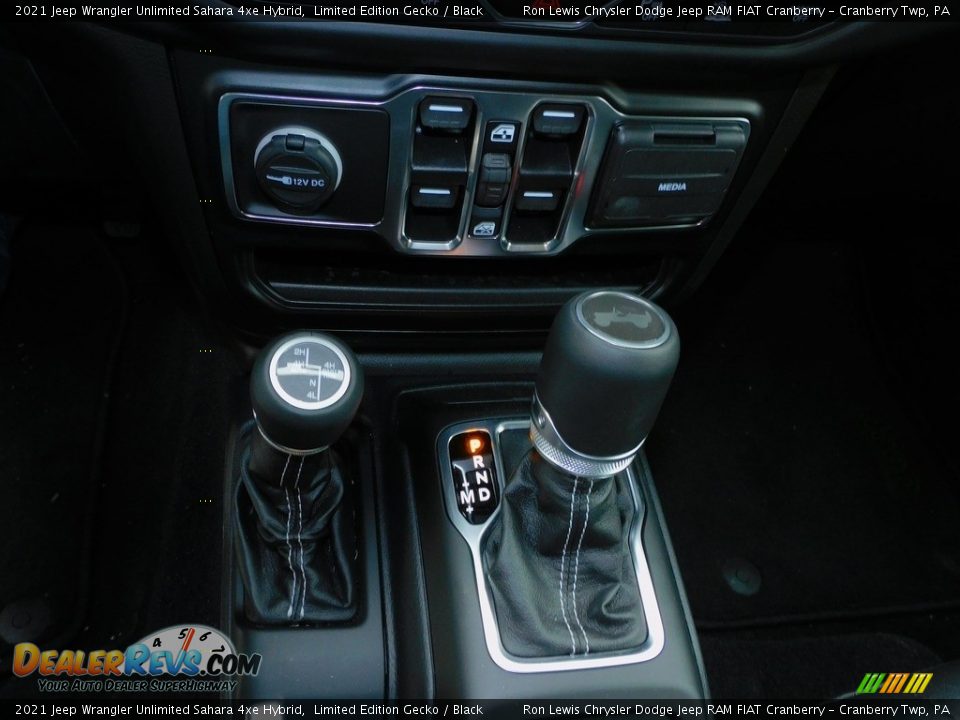 2021 Jeep Wrangler Unlimited Sahara 4xe Hybrid Shifter Photo #18