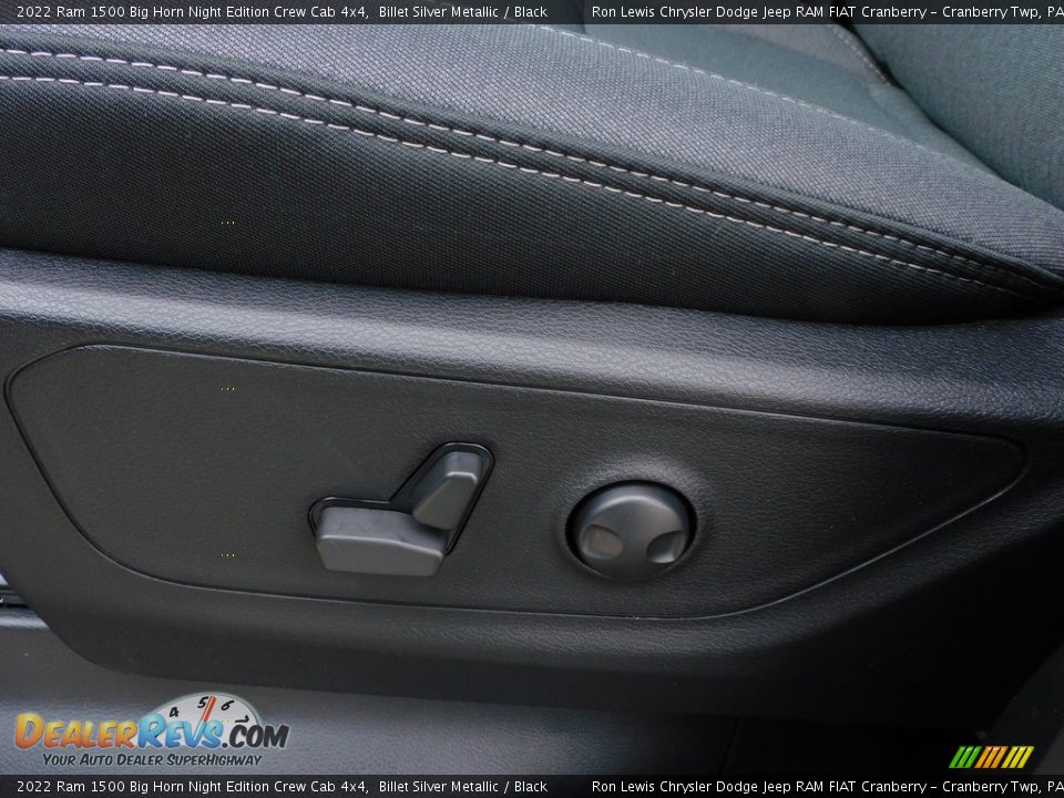 2022 Ram 1500 Big Horn Night Edition Crew Cab 4x4 Billet Silver Metallic / Black Photo #12