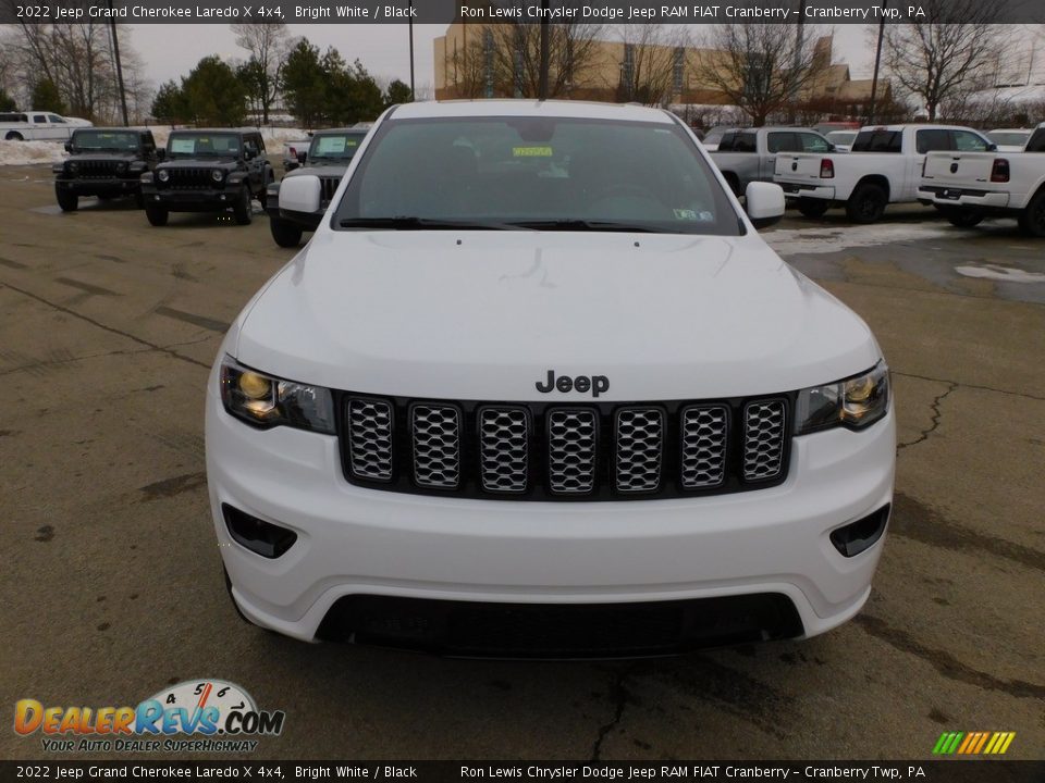 2022 Jeep Grand Cherokee Laredo X 4x4 Bright White / Black Photo #2