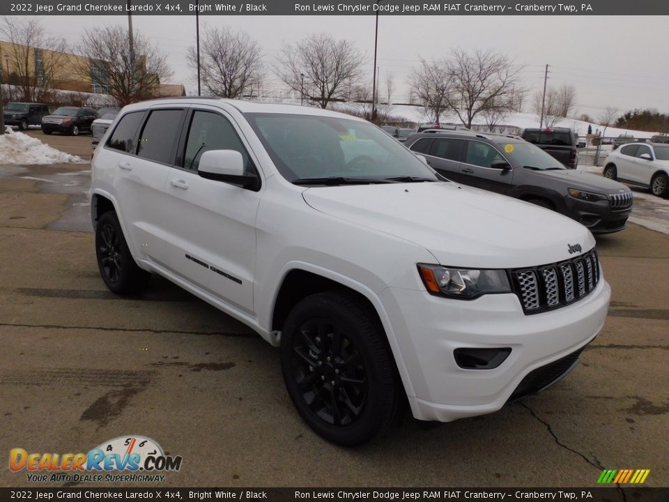 2022 Jeep Grand Cherokee Laredo X 4x4 Bright White / Black Photo #3