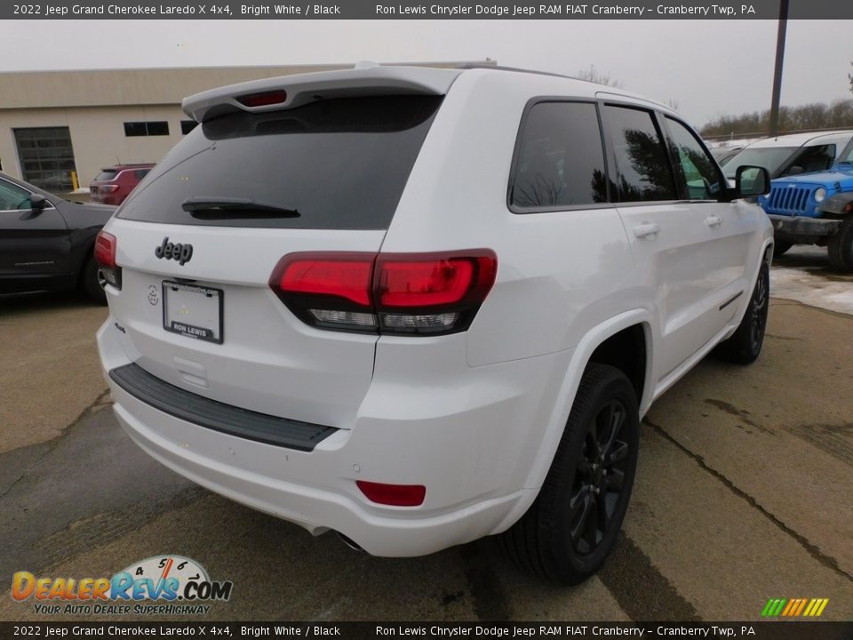 2022 Jeep Grand Cherokee Laredo X 4x4 Bright White / Black Photo #5